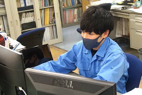 久保工業 社員2